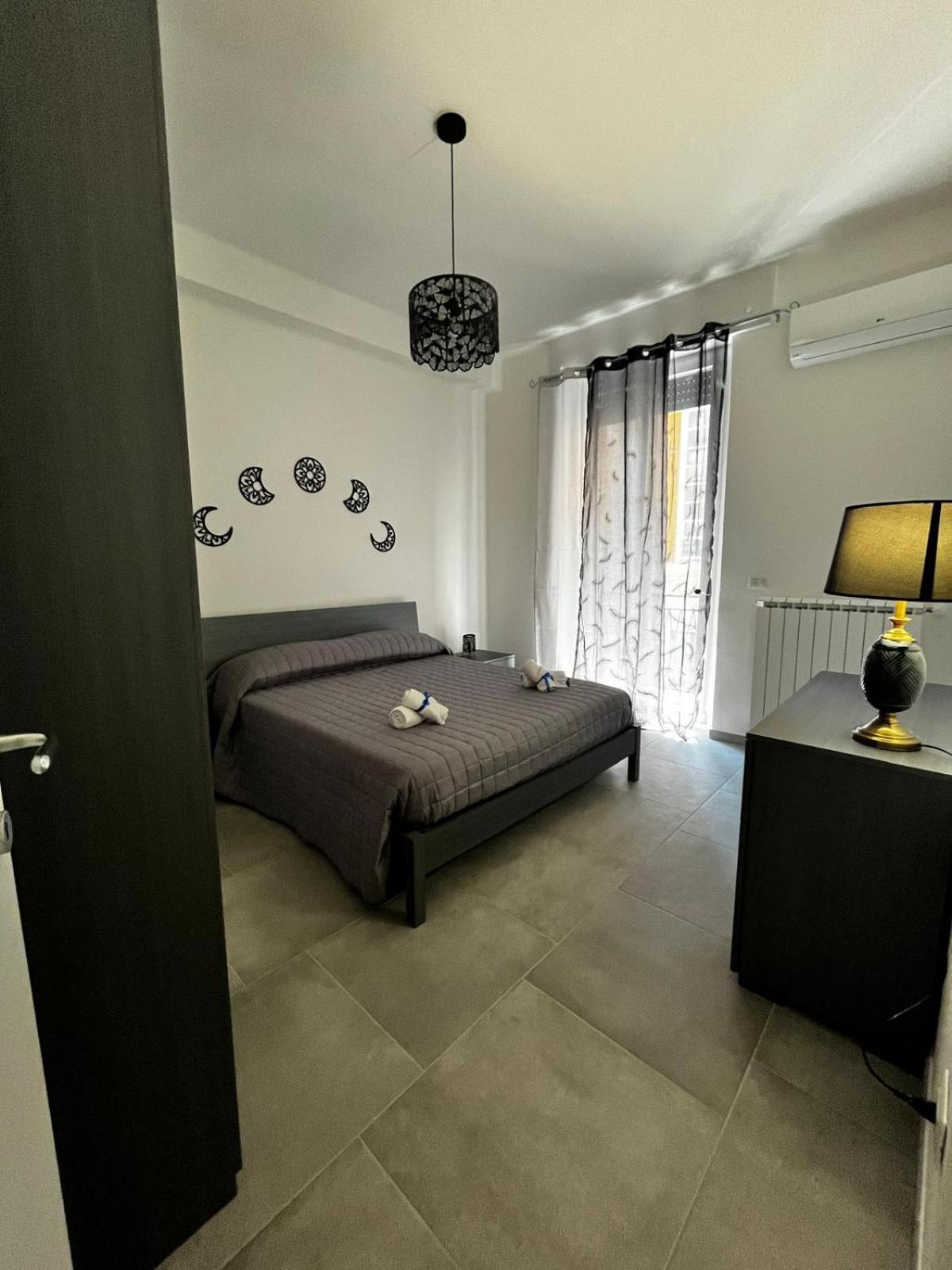 Goodbye Moon Apartment Бриндізі Екстер'єр фото