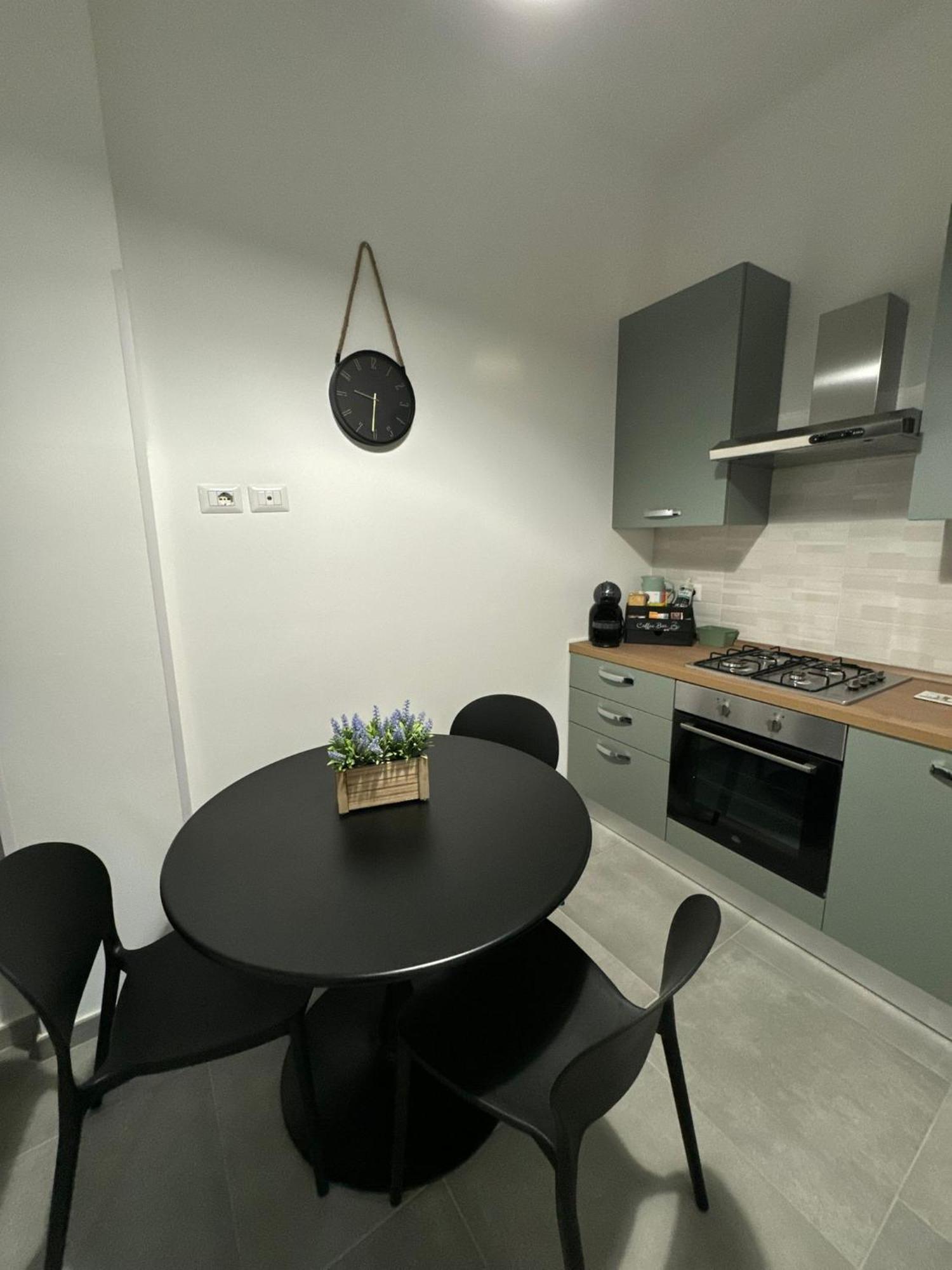 Goodbye Moon Apartment Бриндізі Екстер'єр фото